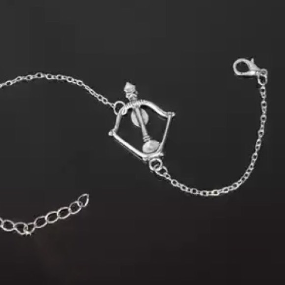 NEW!๐๐BOW & ARROW BRACELET!๐๐SILVERY & LOVELY! - Picture 2 of 4
